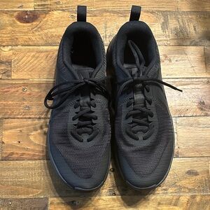 Nike Men's All-Black Mesh Athletic Sneakers